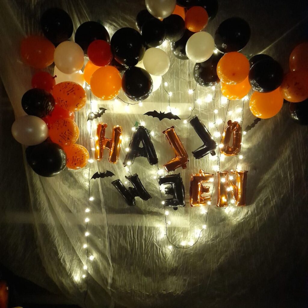 Puromäen puutarhassa järjestetään talvisin mm. Halloween-juhla ja joulujuhla.