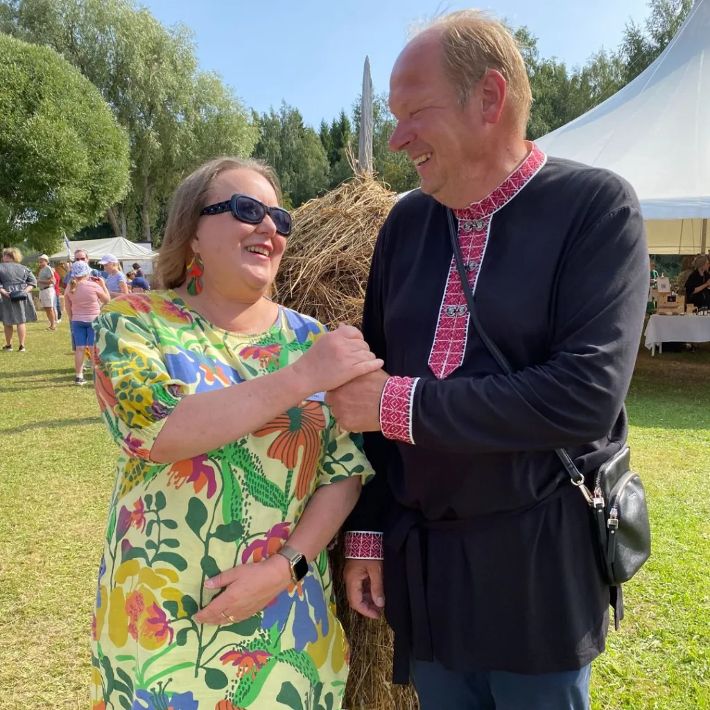 Projektipäällikkö ja yrittäjä Kukkakuhhaus-tapahtumassa Pohjoisella Saimaalla – hankeyhteistyötä ja paikallista tapahtumatarjontaa.”