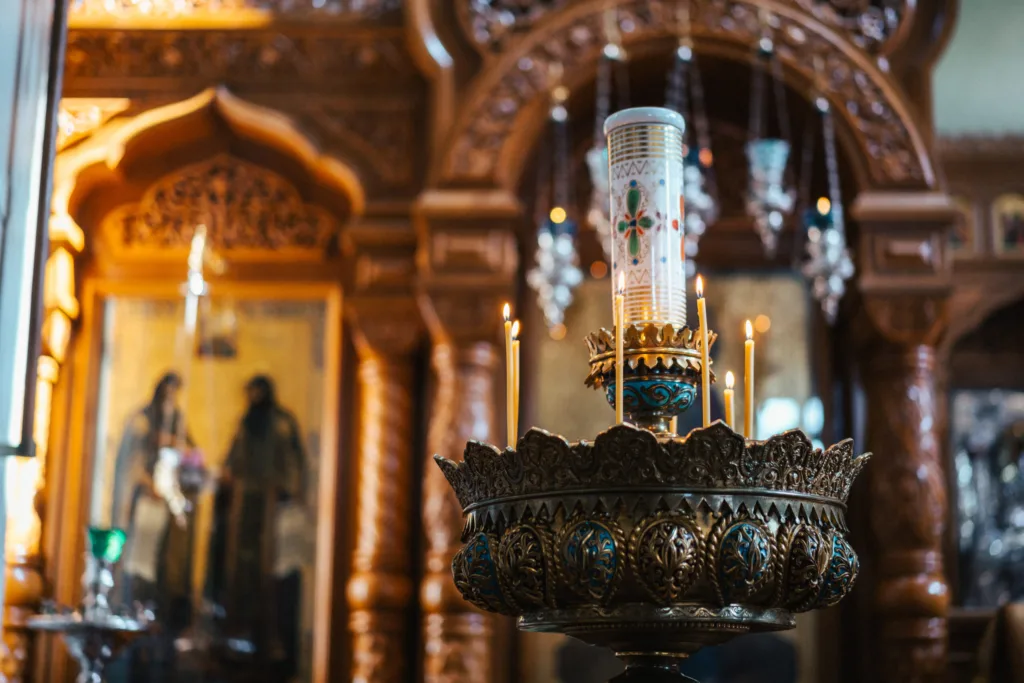 Valamon luostarin koristeellinen kirkko sisältä.