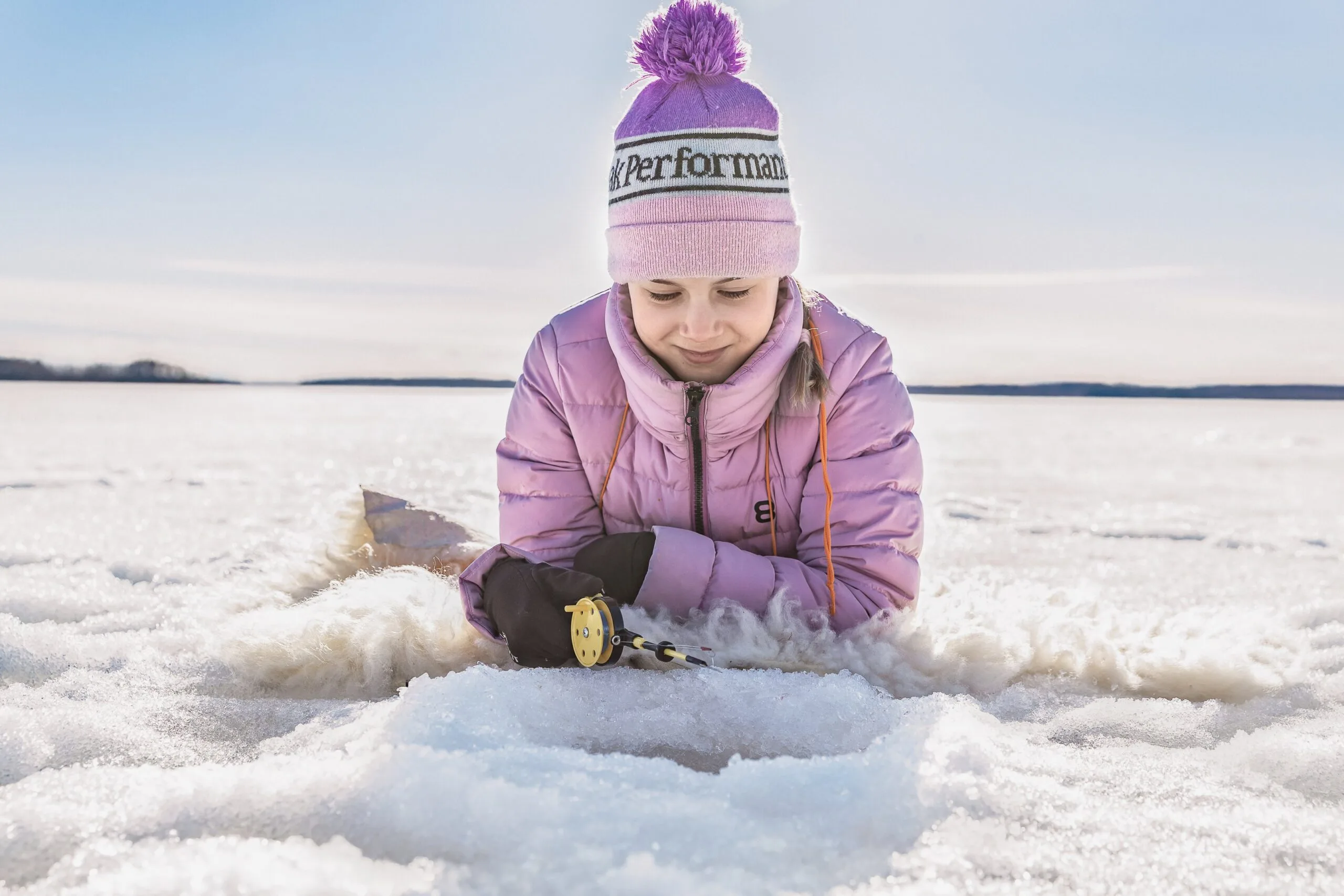 Kalastus on jokamiehenoikeus ja kiehtova harrastus myös lapsille.