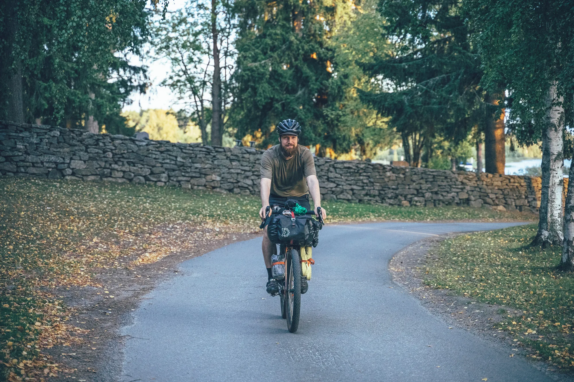 Saimaa by Cycle -gravelreittien suunnittelijat Taneli Roininen Liperin Kirkkolahdessa Pohjoisella Saimaalla.