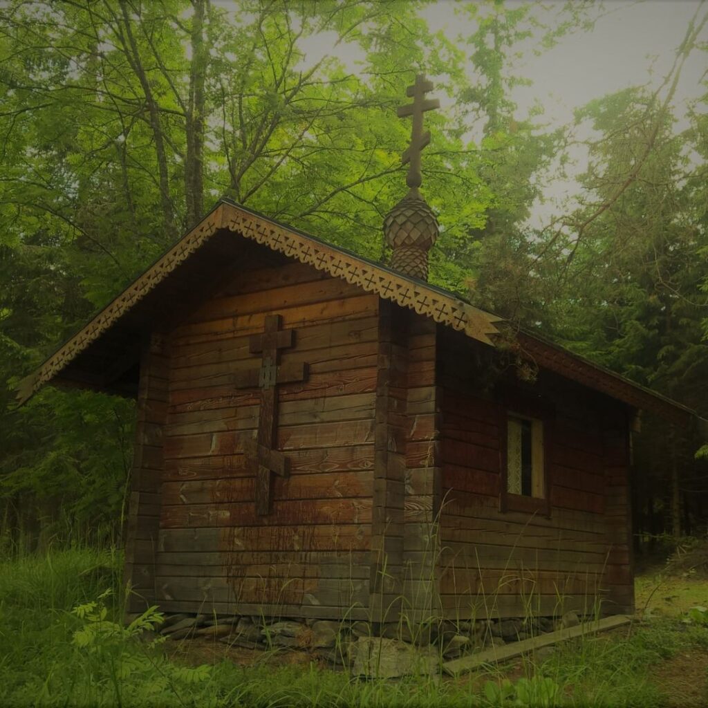 Luostarista luostariin -reitin varrella on vanha tsasouna.