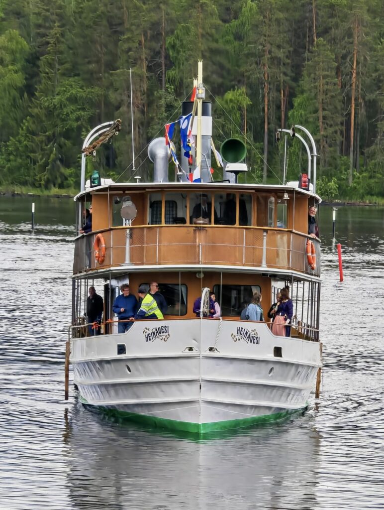 S/s Heinävesi risteilee perinteisellä Savonlinnan ja Kuopion välisellä reitillä.