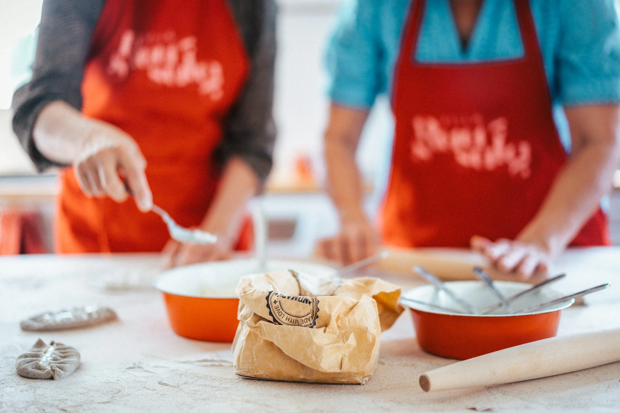 Lähikuva piirakkapajasta – ohjelmapalveluita Pohjoisella Saimaalla melonnasta hemmotteluun vastuullisesti.