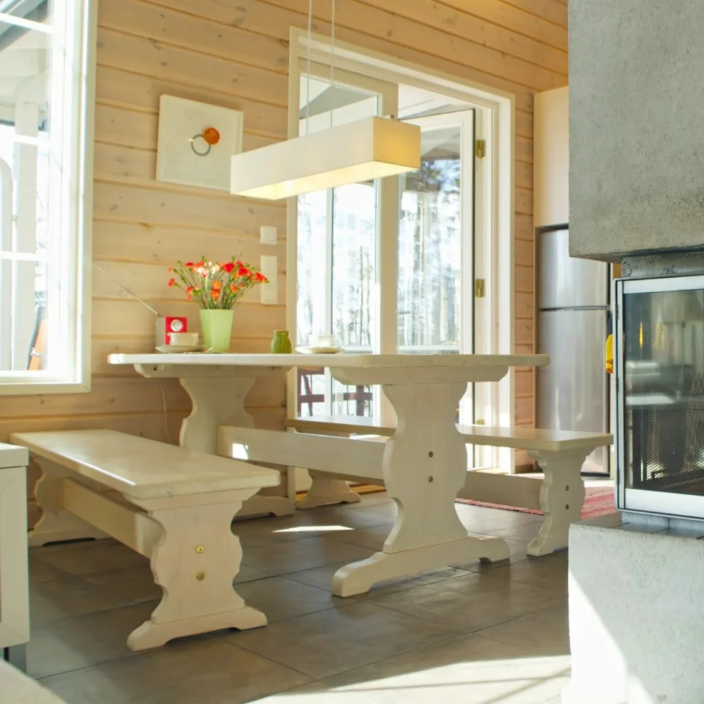 Palkittu hyvinvointihuvila Karelia Cottages omassa saaressa Rääkkylässä Pohjoisella Saimaalla, laadukkaasti sisustettu ja vastuullisesti hoidettu majoituskohde.