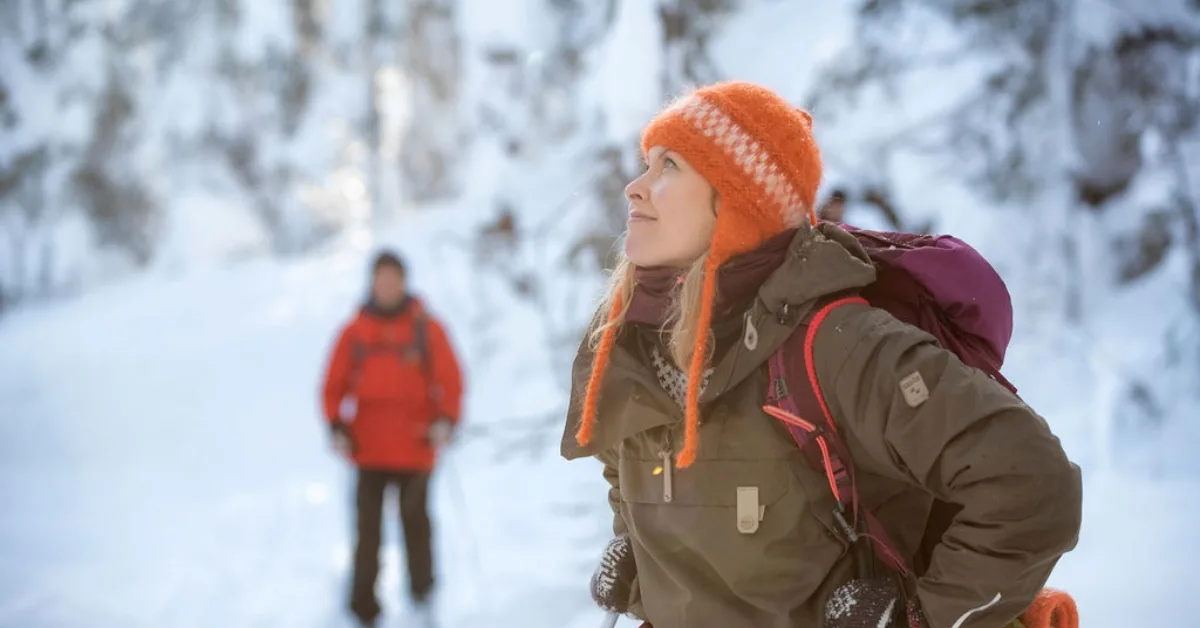 Pohjoisella Saimaalla nautit talvisesta metsästä rauhassa ja hiljaisuudessa, hiihtelet omia polkujasi.